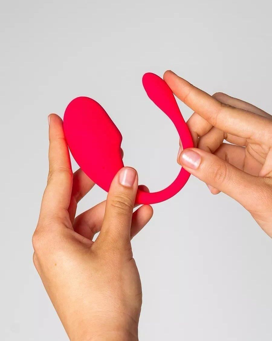 Flexible C-vibrator Love Spouse